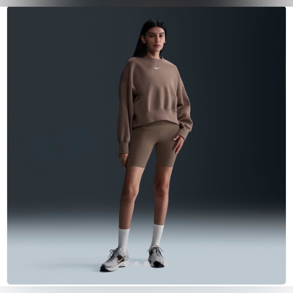 Nike Sportswear Phoenix Fleece
Women's Over-Oversized Crew-Neck Sweatshirt S
